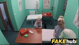Fetish masseuse sucks Video