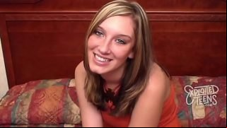 Tall Teenager Has a Fist Pushed into her Cunt Video